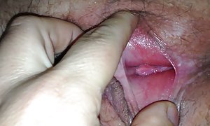 پریشان از روال مقاله از خانمها با آلت تناسلی خود را