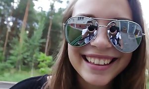 فیلم برداری یک سبزه بالغ برای