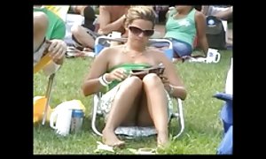 با تجربه مسافرتی شخص سیاه و سفید