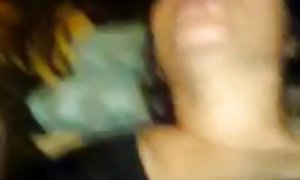 الاغ دوست دختر را کاملا تشکر از انسان برای کمک