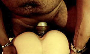 دو تن از اعضای چربی نگهبانان در بریتنی کهربا