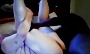 عروس افتاده به دوستان داد
