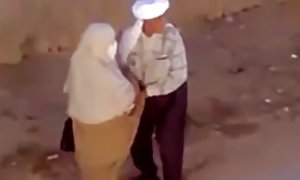 قطع مجموعه ای از حمام دوست ، تنه زدن دیک او را در دهان او ، و سپس زیر کلیک بر روی سینک.