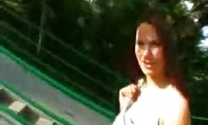 سبزه مست بود تا مست که او حتی متوجه چگونه دوست پسر او را تموم و همه چیز را فیلم برداری