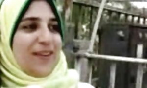 استراحت سکسی با یک فاحشه توسط استخر