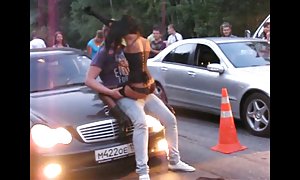 به خاطر درآمد ، شما می توانید و در نامه ایخجالتی