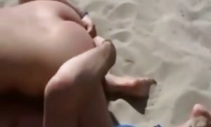لذت بردن از هوای تازه داد به پسر