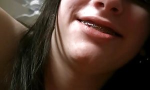 زیبایی بمکد همه بچه ها ، اما هیچ کسی می خواهد به یک رابطه جدی با او