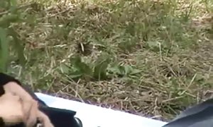 زن با تجربه در ریخته گری پورنو نشان داد در دوربین فیلمبرداری چگونه او می داند که چگونه به فاک